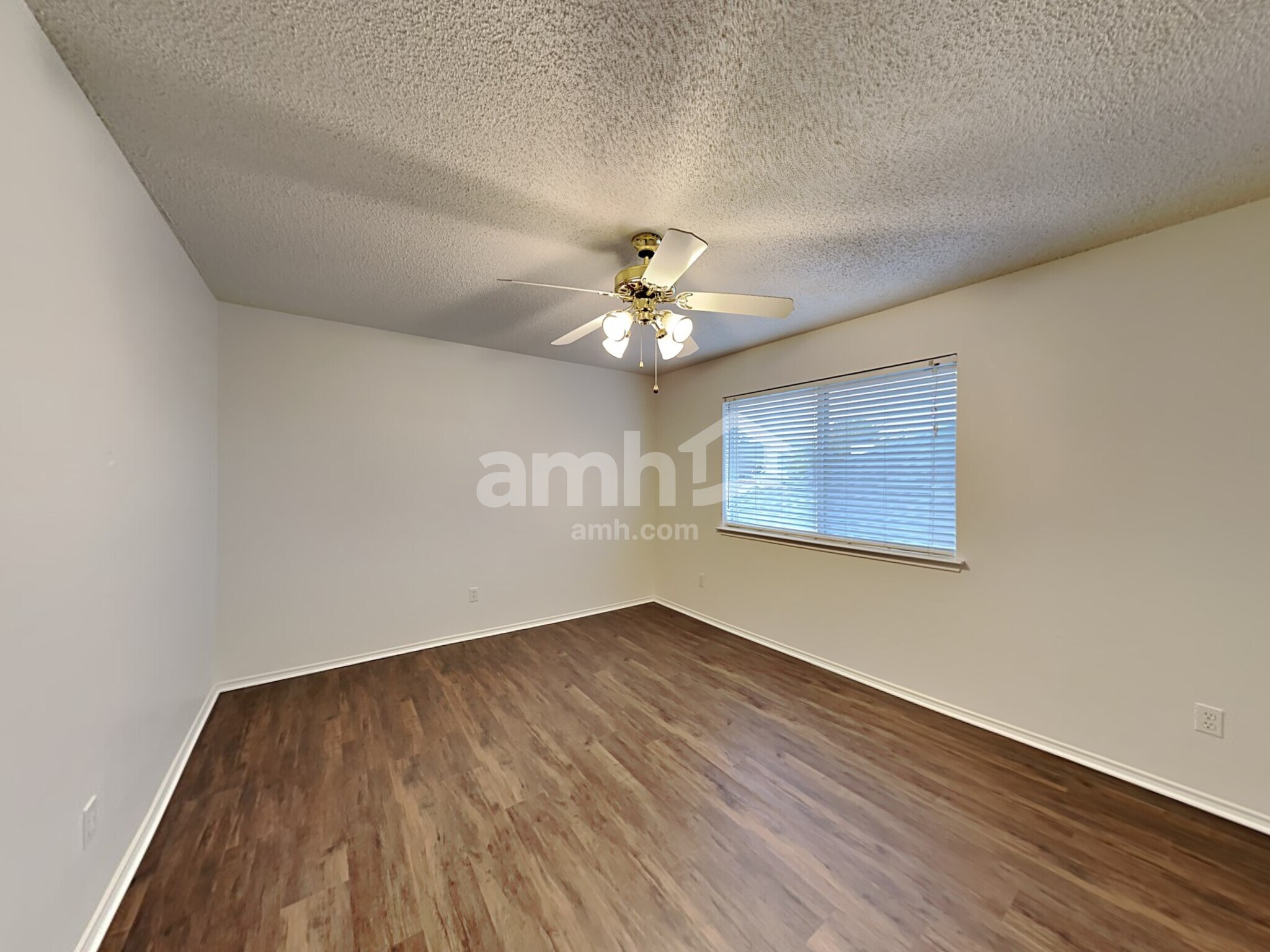 Building Photo - 8551 Western Meadows Dr