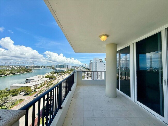 Building Photo - 6422 Collins Ave