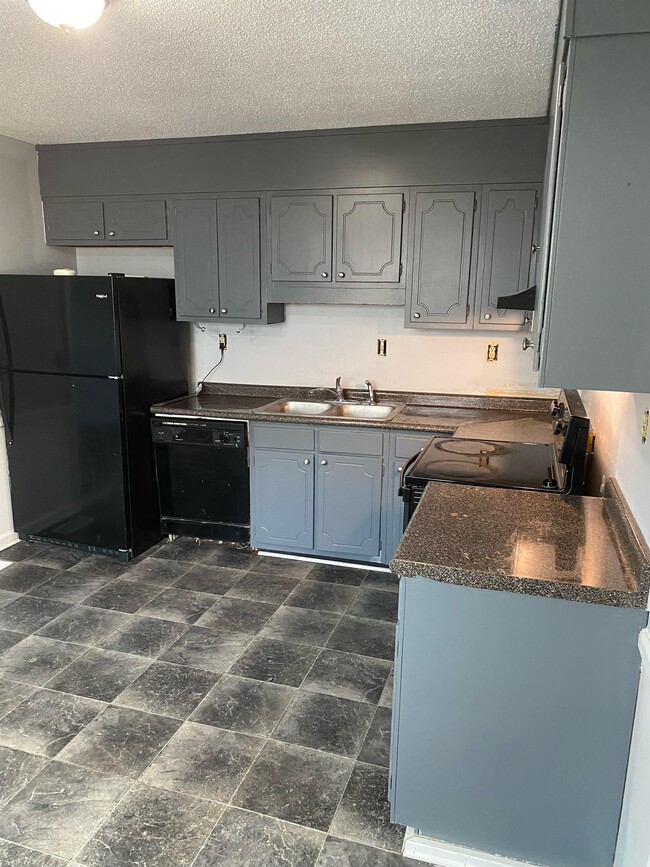 Building Photo - 7621 Longstreet Dr