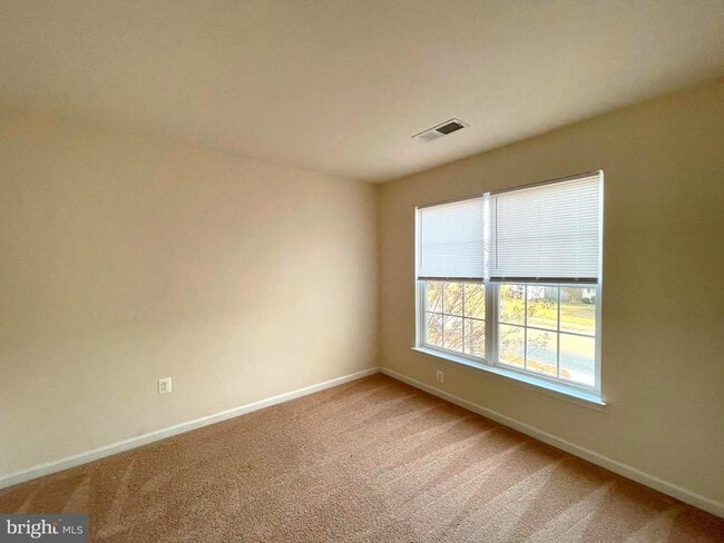 Building Photo - 46053 W Westbury Blvd