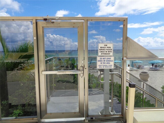 Building Photo - 2501 S Ocean Dr