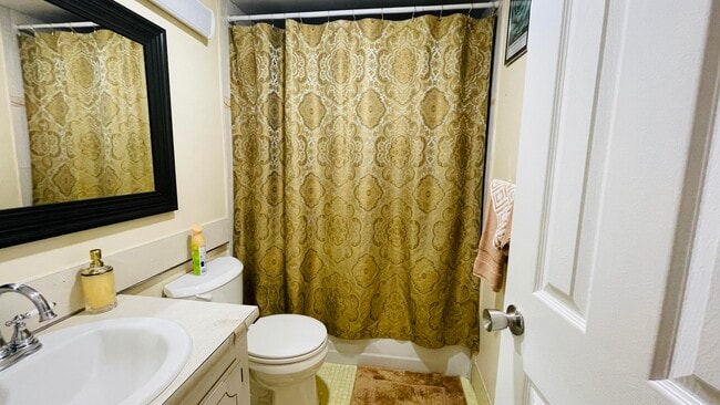 Building Photo - 138 Salisbury I