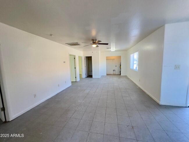 Building Photo - 1228 E Apache St