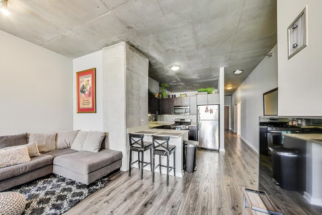 Building Photo - 235 W Van Buren St