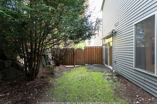 Building Photo - 16255 SW Whistling Swan Ln