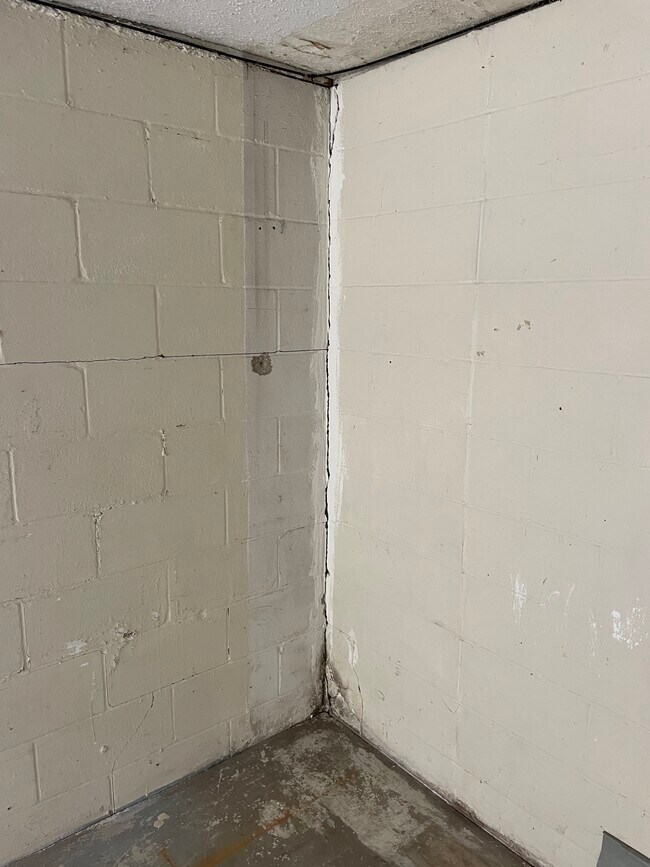 Building Photo - 903 G St