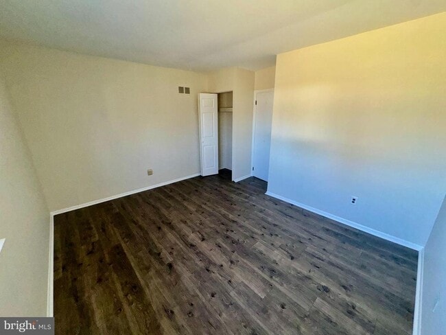 Building Photo - 22 Fitzwatertown Rd