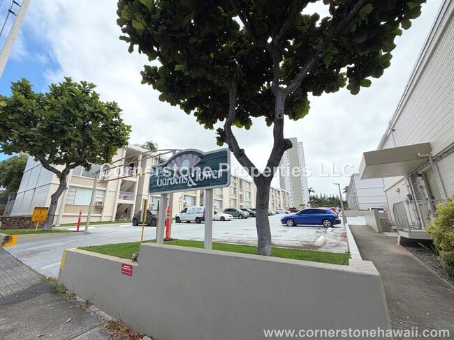 Building Photo - 98-1030-1030 Moanalua Rd