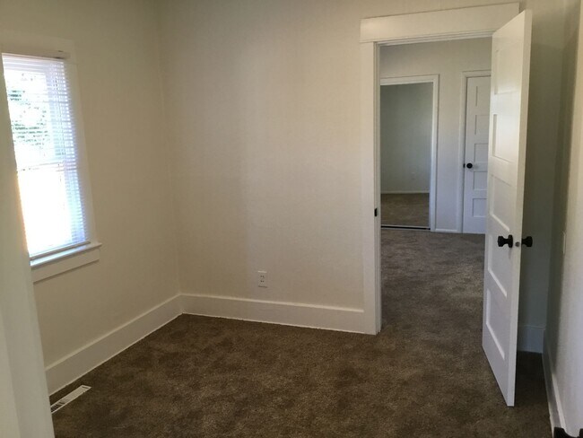 Building Photo - GOURMET KITCHEN/OPEN FLOOR PLAN