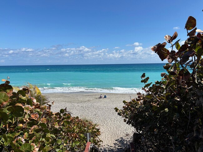 Building Photo - 1003 Ocean Dunes Cir