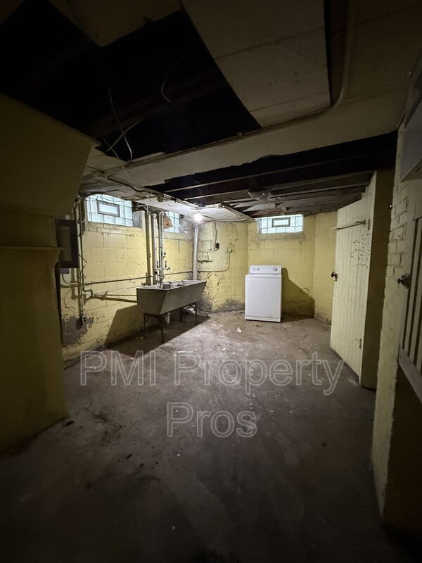 Building Photo - 4139 N 50th St