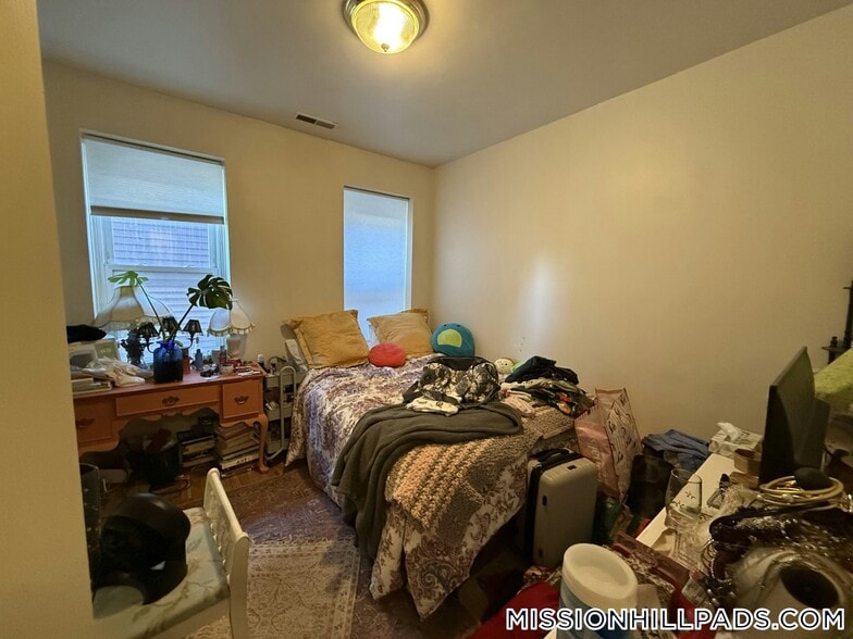 Building Photo - 1458 Tremont St