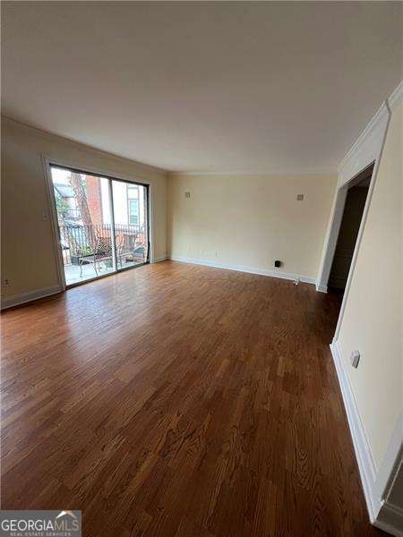 Building Photo - 6851 Roswell Rd