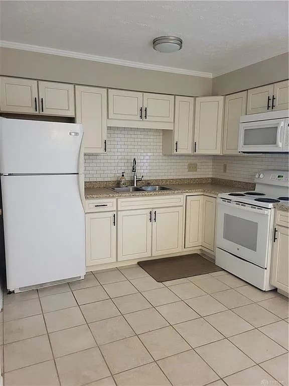 Building Photo - 851 Clareridge Ln