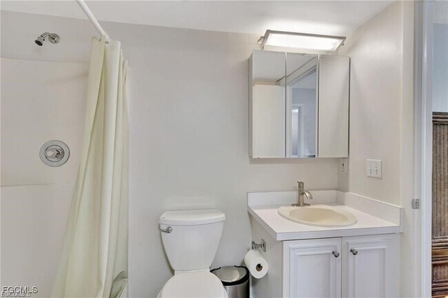 Building Photo - 7406 Lake Breeze Dr