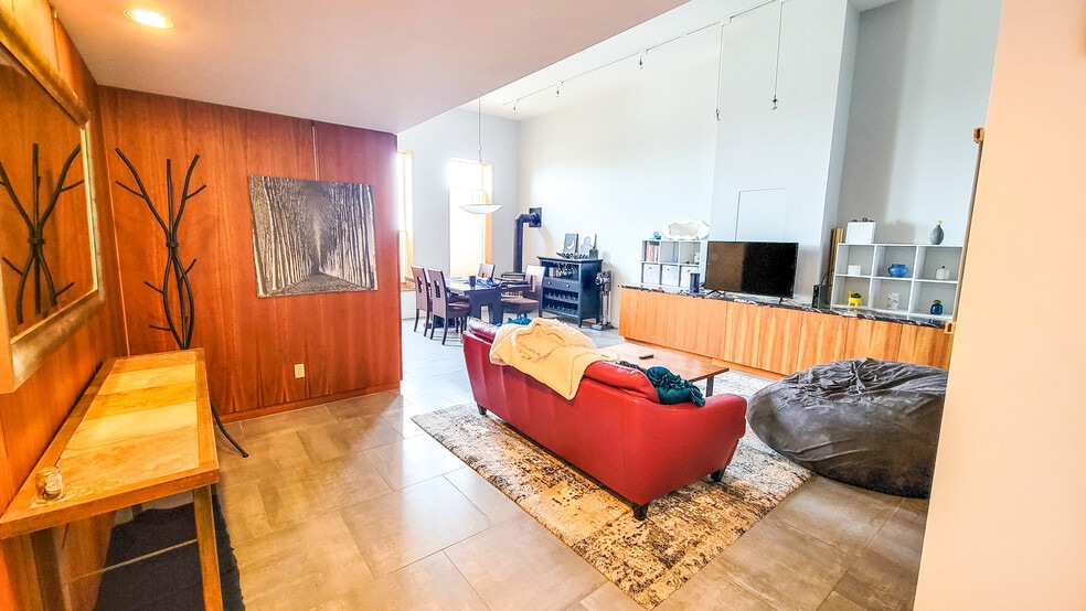 Building Photo - 210 W Superior St