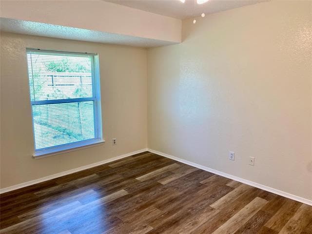 Building Photo - 1408 Walters Dr