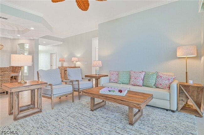 Building Photo - 5000 Royal Shores Dr