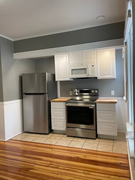 Building Photo - 78 Cherry St