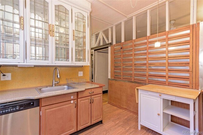 Building Photo - 123 S Pennsylvania St