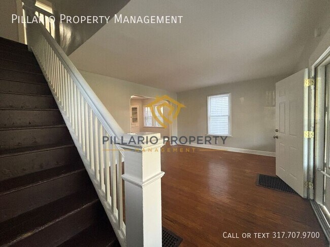 Building Photo - 1025 W 35th St