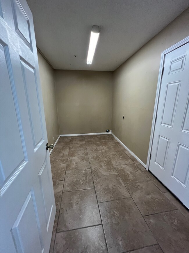 Building Photo - 309 Hickerson Ave