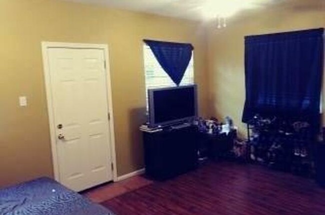 Building Photo - 2410 Sand Plum Dr