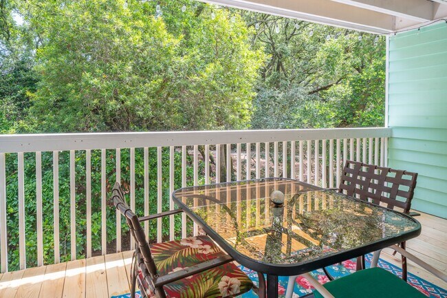 Building Photo - FURNISHED OFF-SEASON MONTHLY RENTAL - AVAILABLE MID-SEPTEMBER '25 (CALL FOR AVAILABLE MONTHS)