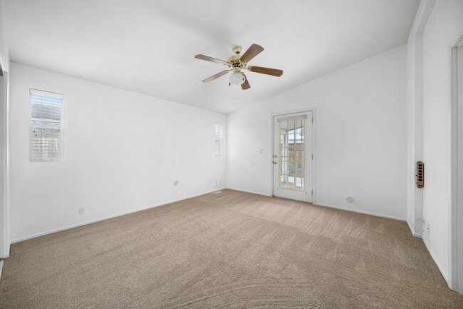 Building Photo - Large 3/2 Home in 55 & Older Community