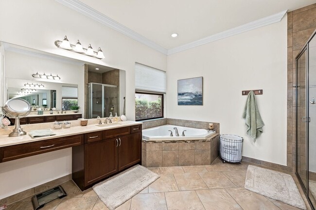 Building Photo - Furnished 3 Bedroom Luxurious Single Famil...