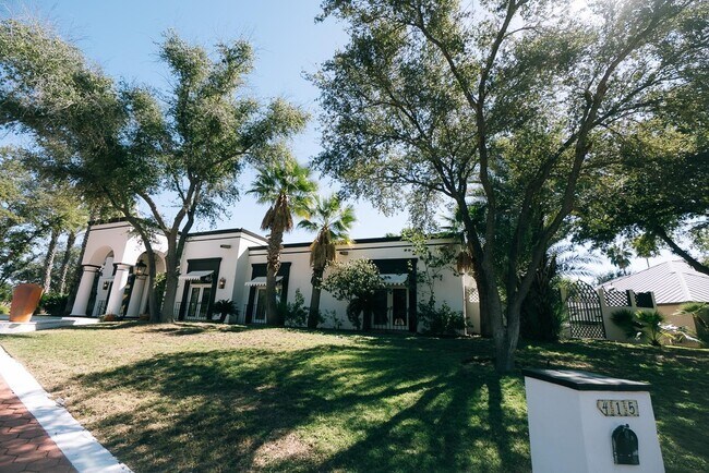 Building Photo - 415 Merlin Rd