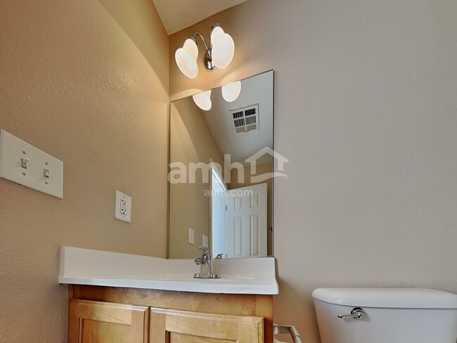 Building Photo - 6490 Albina Creek St