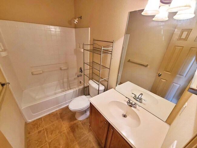 Building Photo - Great 3 Bdrm 2 Bath Home in Cross Roads Tx