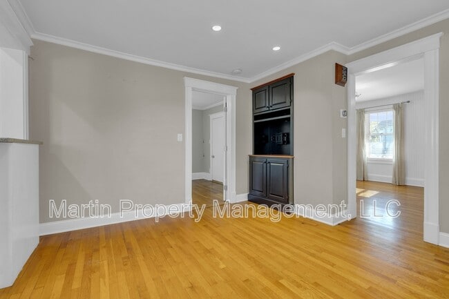 Building Photo - 2 Bellevue Ave