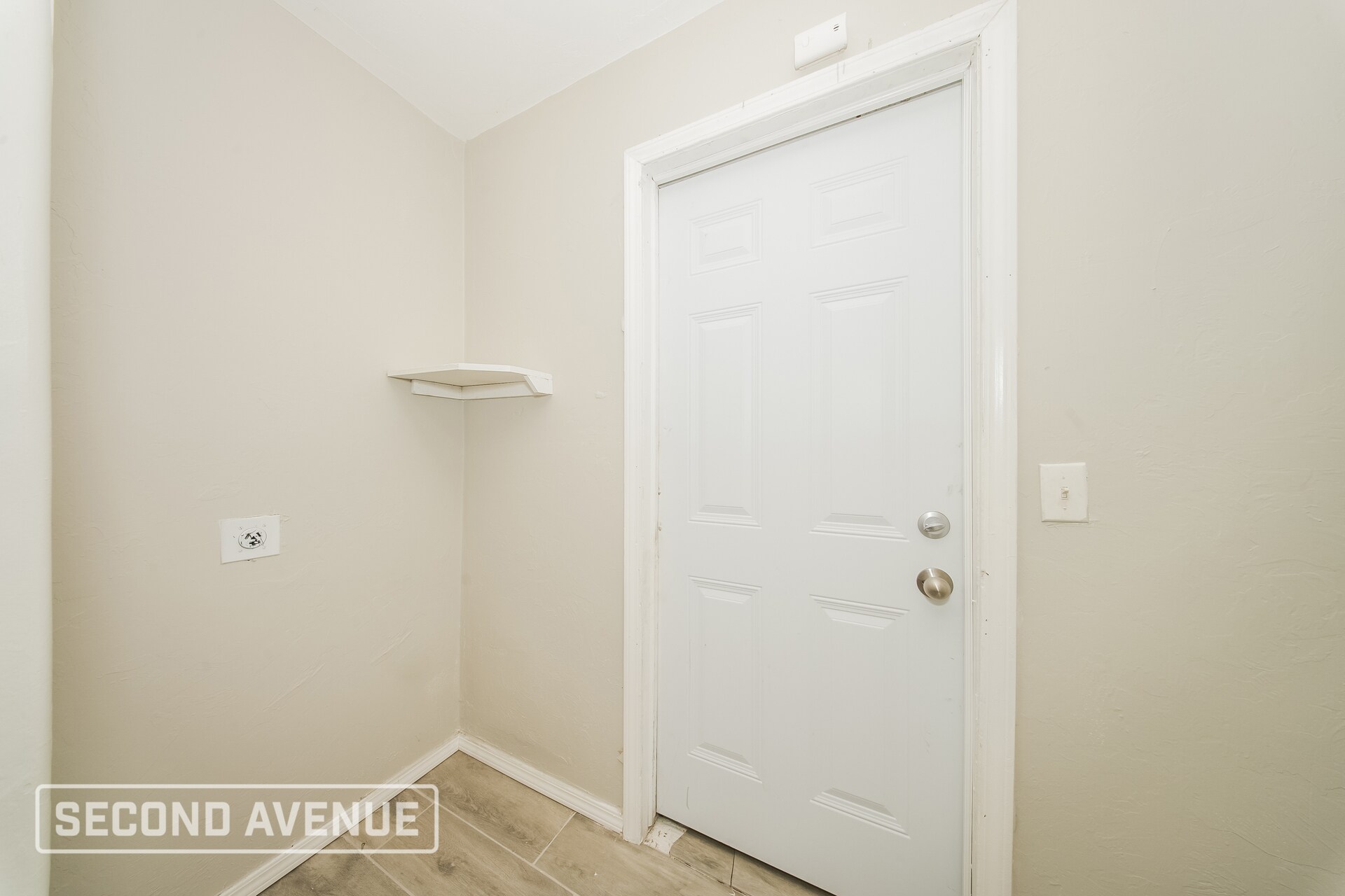 Building Photo - 3400 Overland Dr