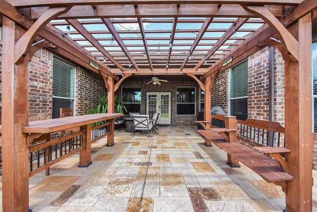 Building Photo - 12912 Southern Manor Dr