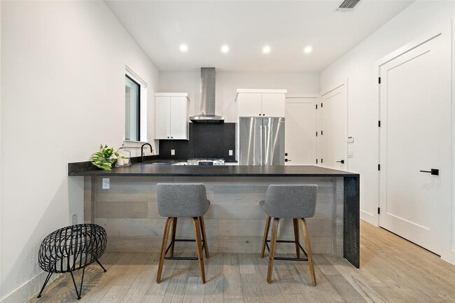 Building Photo - 1903 Frazier Ave