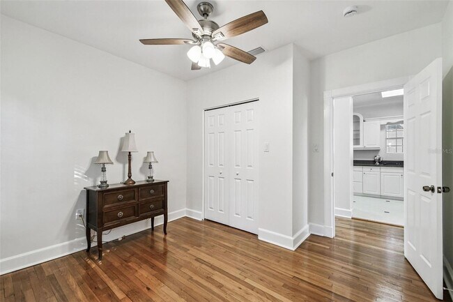 Building Photo - 2908 W San Isidro St