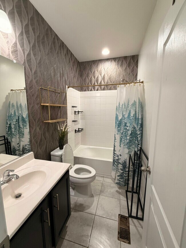 Building Photo - 5217 Forest Pines Dr