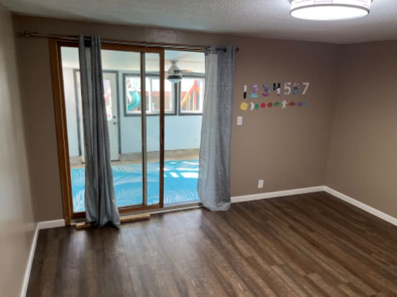 Building Photo - 609 Edgewood Dr