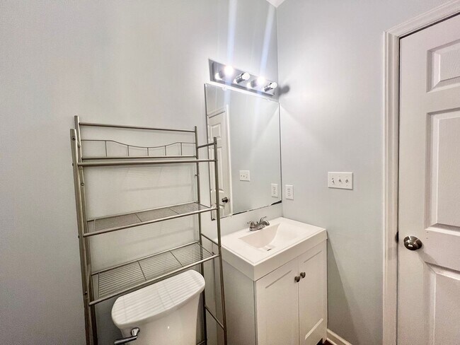 Building Photo - **OFFERING RENT PROMOTION FOR FIRST 6 MONTHS** Newly Remodeled 2BD, 2BA Corner Lot Raleigh Townho...