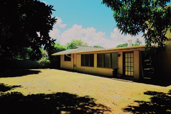 Building Photo - Spacious, Pet Friendly House Near Kailua B...