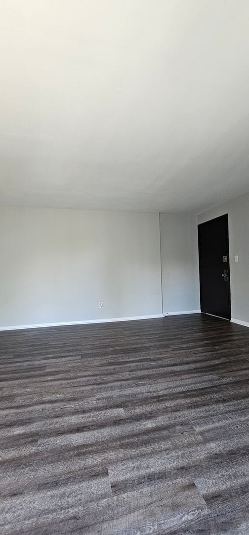 Building Photo - Spacious 1-Bedroom Apartment in Peaceful K...