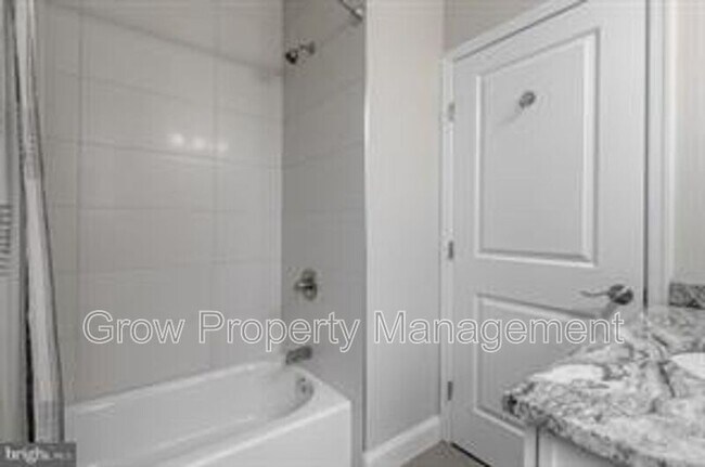 Building Photo - 1612 S 17th St