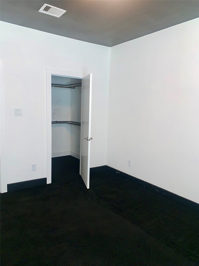 Building Photo - 10209 Las Nubes Ave