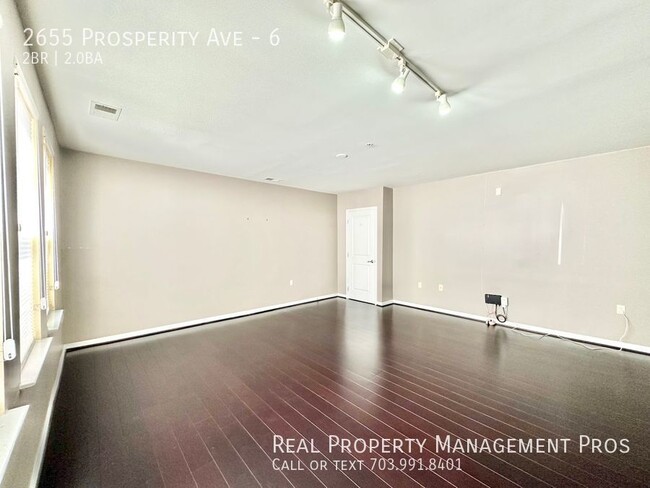 Building Photo - 2655 Prosperity Ave