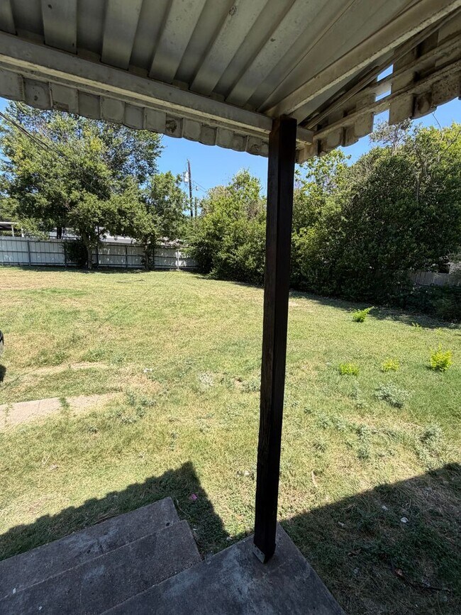Building Photo - 3833 Rolando Ave