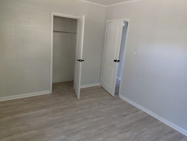 Building Photo - 821 7th Ave