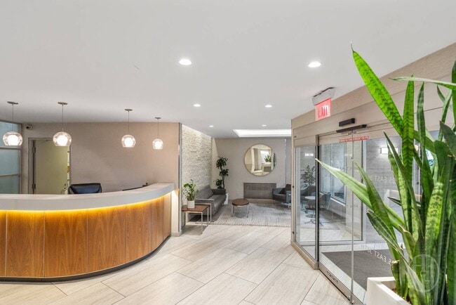 Building Photo - 225 E 36th St