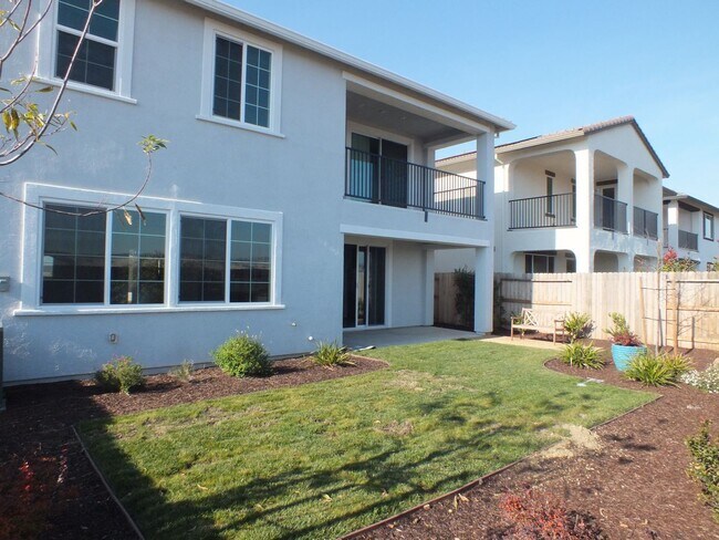 Building Photo - Folsom Russell Ranch 4/3 new home